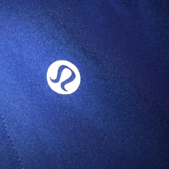 Royal blue lulu lemon shorts 2.5 inch - Picture 3 of 4